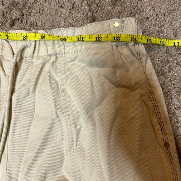 Theory Pull-On Drawstring Shorts - Picture 4 of 6